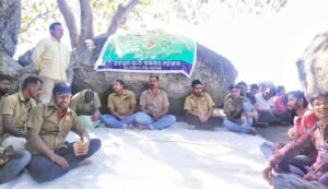 Read more about the article ମାର୍ଚ୍ଚ ୧୫ରୁ ଅନିର୍ଦ୍ଦିଷ୍ଟ କାଳ ପର୍ଯ୍ୟନ୍ତ ଡ୍ରାଇଭର ମହାସଂଘର ଷ୍ଟିଅରିଂ ଛାଡ଼ ଆନ୍ଦୋଳନ, ସରିଲା ପ୍ରସ୍ତୁତି ବୈଠକ