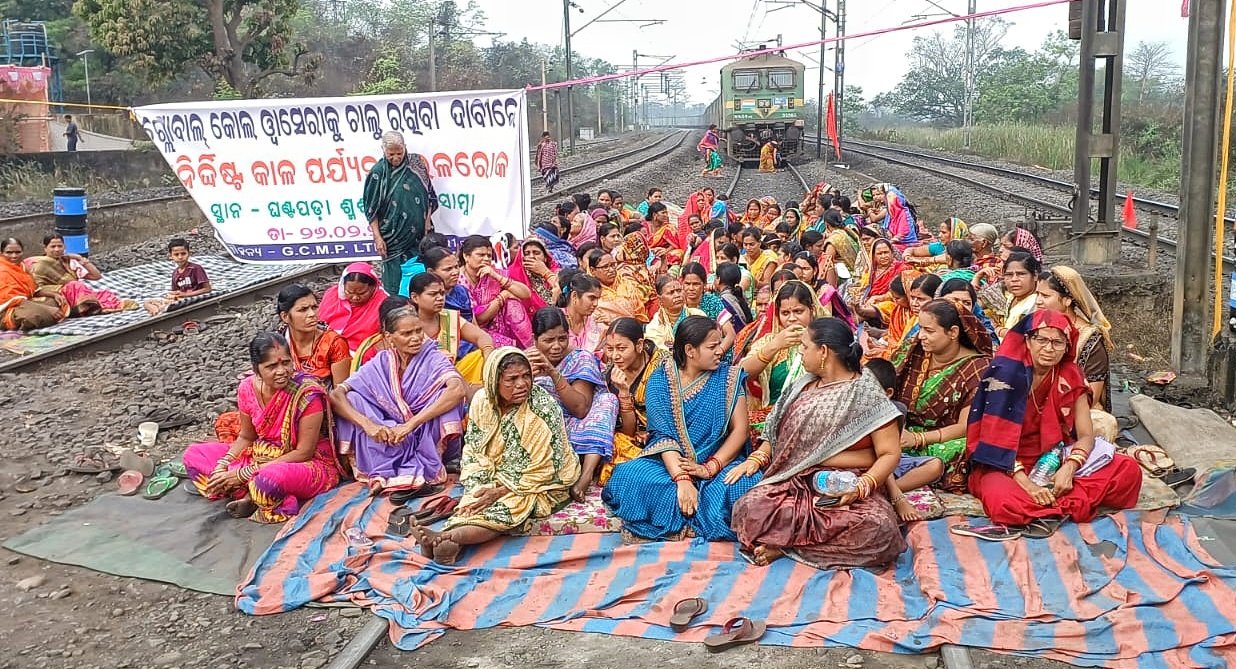 You are currently viewing ତୃତୀୟ ଦିନରେ କୋଲ ୱାସରି ଆନ୍ଦୋଳନ: ସପକ୍ଷବାଦୀ ଓ ବିପକ୍ଷବାଦୀ ମୁହାଁମୁହିଁ, ପ୍ରଶାସନ ଆଲୋଚନା ବିଫଳ