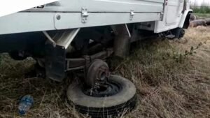 Read more about the article ବନ ବିଭାଗ କାର୍ଯ୍ୟାଳୟ ଭିତରେ ଥିବା ଜବତ ଗାଡ଼ିରୁ ପାର୍ଟସ ଚୋରି