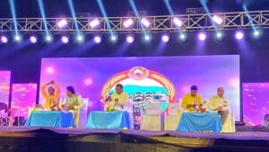 Read more about the article ମାଲ୍ୟଗିରି ମହୋତ୍ସବ ପାଇଁ ଝୁମୁଛି ପାଳଲହଡା ସହର, ସୁସ୍ୱାଦୁ ଖାଦ୍ୟର ମଜା ଉଠାଉଛନ୍ତି ଅଞ୍ଚଳବାସୀ