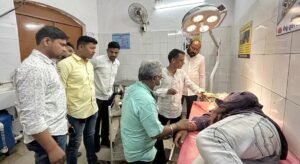 Read more about the article ଦୁର୍ଘଟଣାରେ ଆହତଙ୍କୁ ଡାକ୍ତରଖାନା ନେଲେ ବିଧାୟକ