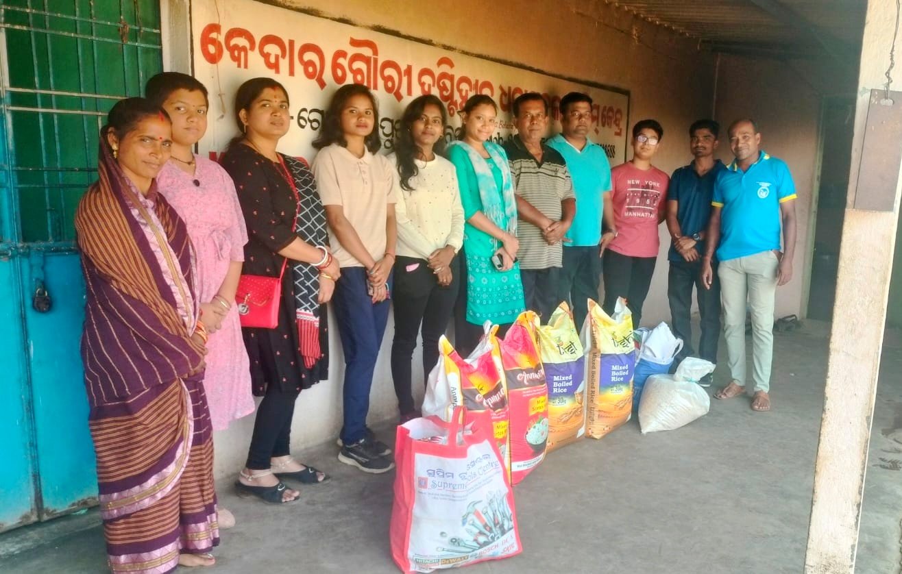 You are currently viewing ଅନୁଗୁଳ ଟାଇକୋଣ୍ଡୋ ସଂଘ ପକ୍ଷରୁ କେଦାର ଗୌରୀ ଧନ୍ଦାମୂଳକ ଅନ୍ଧ ଆଶ୍ରମର ଅନ୍ତେବାସୀଙ୍କୁ ଶୁଖିଲା ଖାଦ୍ୟ ଓ ବସ୍ତ୍ର ବଣ୍ଟନ