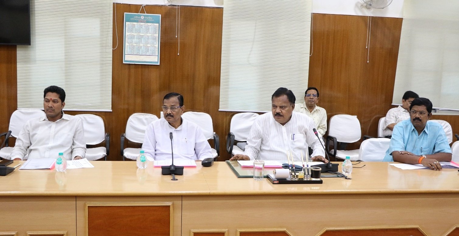 You are currently viewing ଜିଲ୍ଲାରେ ହେବାକୁ ଥିବା ୩୮୫ କୋଟି ଟଙ୍କାର ମେଗା ପାନୀୟ ଜଳ ପ୍ରକଳ୍ପର ଅଗ୍ରଗତି ନେଇ ସମୀକ୍ଷା କଲେ ଅନୁଗୁଳ ବିଧାୟକ