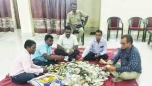 Read more about the article ଖୋଲିଲା ମା’ହିଙ୍ଗୁଳାଙ୍କ ହୁଣ୍ଡି, ଭକ୍ତ ଦାନ କରିଛନ୍ତି ଦଶ ଲକ୍ଷ ଟଙ୍କା