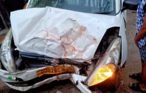 Read more about the article ମଦ ପିଇ ଲୋକଙ୍କ ଉପରେ ଚଢ଼ାଇ ଦେଲେ କାର, ଆଈ ସହ ୨ ନାତି ମୃତ