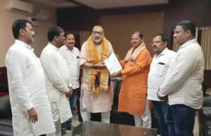 Read more about the article କେନ୍ଦ୍ର ପଞ୍ଚାୟତିରାଜ ମନ୍ତ୍ରୀଙ୍କୁ ଭେଟି ସରକାରୀ ଯୋଜନାରେ ଯୋଗ୍ୟ ହିତାଧିକାରୀଙ୍କୁ ସୁବିଧା ପ୍ରଦାନ କରିବା ପାଇଁ ଦାବି କଲା ବିଜେପି