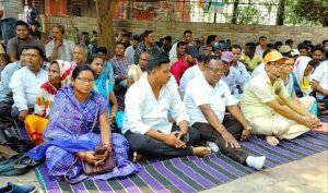 Read more about the article ଜିଲ୍ଲା କଂଗ୍ରେସ ପକ୍ଷରୁ ଜିଲ୍ଲାପାଳଙ୍କ କାର୍ଯ୍ୟାଳୟ ସାମ୍ନାରେ ଜୟ ଭାରତ ସତ୍ୟାଗ୍ରହ ଏବଂ ବିକ୍ଷୋଭ ସମାବେଶ