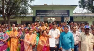 Read more about the article ପାନୀୟ ଜଳ ସମେତ ଅନ୍ୟାନ୍ୟ ସମସ୍ୟା ନେଇ ତାଳଚେର ଉପଜିଲ୍ଲାପାଳଙ୍କୁ ଦାବି ପତ୍ର ପ୍ରଦାନ କଲେ ଗୁରୁଜାଙ୍ଗ ଗ୍ରାମବାସୀ