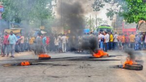 Read more about the article ଯୁବକଙ୍କ କ୍ଷତବିକ୍ଷତ ମୃତଦେହ ଠାବ ଘଟଣା: ଦୋଷୀ ବିରୁଦ୍ଧରେ ଦୃଢ଼ କାର୍ଯ୍ୟାନୁଷ୍ଠାନ ଦାବିରେ ୫୫ ନମ୍ବର ଜାତୀୟ ରାଜପଥ ଅବରୋଧ