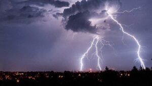 Read more about the article କାଳବୈଶାଖୀ ବର୍ଷା ପାଇଁ ୧୭ ଜିଲ୍ଲାକୁ ୟେଲୋ ଆଲର୍ଟ