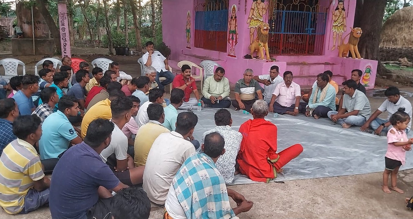 You are currently viewing ନାଲକୋ କୋଇଲା ଖଣି କ୍ଷତିଗ୍ରସ୍ତ ଲୋକଙ୍କୁ ଭେଟିଲା ବିଜେପି ଟିମ୍, ନ୍ୟାୟ ପାଇଁ କଲା ଦାବି