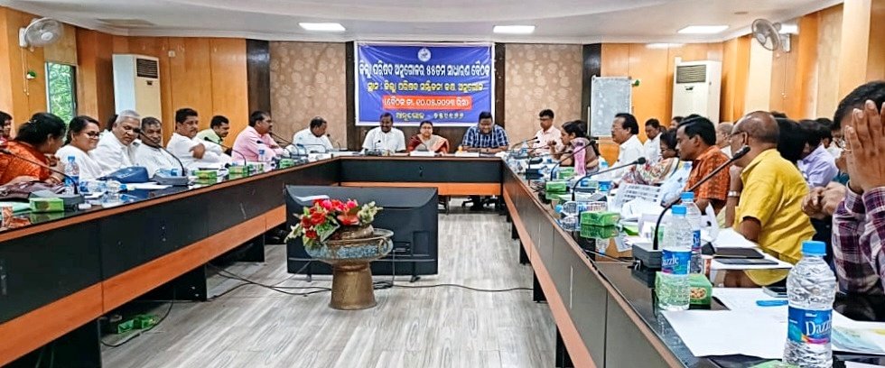 You are currently viewing ଅନୁଗୁଳ ଜିଲ୍ଲା ପରିଷଦର ୫୫ ତମ ସାଧାରଣ ବୈଠକ, ଜିଲ୍ଲାର ବିକାଶ ଉପରେ ଗୁରୁତ୍ୱ