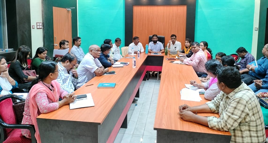 You are currently viewing ସମ୍ଭାବ୍ୟ ବନ୍ୟା ପରିସ୍ଥିତିର ମୁକାବିଲା ପାଇଁ ଜିଲ୍ଲା ପ୍ରଶାସନର ବୈଠକ, ସଜାଗ ରହିବାକୁ ପରାମର୍ଶ