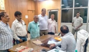 Read more about the article ଅନୁଗୁଳ ଜିଲ୍ଲା ମୁଖ୍ୟ ଚିକିତ୍ସାଳୟକୁ ସୁପର୍‌ସ୍ପେସିଆଲିଟି ହସ୍ପିଟାଲରେ ପରିଣତ କରିବାକୁ ଜିଲ୍ଲା ଜନଜୀବନ ସୁରକ୍ଷା କମିଟି ପକ୍ଷରୁ ଜିଲ୍ଲା ପ୍ରଶାସନକୁ ଦାବି