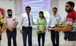 Read more about the article ସିବିଏସଇ ଦଶମ ଏବଂ ଦ୍ବାଦଶ ପରୀକ୍ଷାର କୃତି ଛାତ୍ରଛାତ୍ରୀଙ୍କୁ ରୋଟାରୀ ପବ୍ଲିକ୍ ସ୍କୁଲ ପକ୍ଷରୁ ସମ୍ବର୍ଦ୍ଧନା