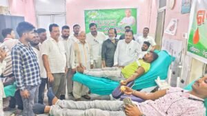 Read more about the article ଏବେ ବି ବଞ୍ଚିଛି ମାନବିକତା: ସ୍ବେଚ୍ଛାକୃତ ଭାବେ ବାହନଗା  ରେଳ ଦୁର୍ଘଟଣାଗ୍ରସ୍ତଙ୍କ ପାଇଁ ରକ୍ତଦାନ କଲେ ୫୭ ଜଣ