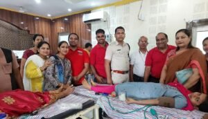 Read more about the article ବାହାନଗା ଟ୍ରେନ ଦୁର୍ଘଟଣାଗ୍ରସ୍ତଙ୍କ ପାଇଁ ରକ୍ତଦାନ କଲେ ତାଳଚେରର ବିଭିନ୍ନ ସଂଗଠନ, ୧୦୧ ୟୁନିଟ ରକ୍ତ ସଂଗୃହୀତ