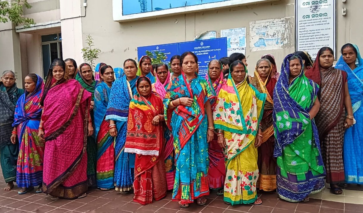 You are currently viewing ପାନୀୟ ଜଳ ଯୋଗାଣରେ ଅନିୟମିତତା: ଜିଲ୍ଲାପାଳଙ୍କ ଦ୍ଵାରସ୍ଥ ହେଲେ ବଅଁରପାଳ ଓ ଅନୁଗୁଳ ବ୍ଲକର ଶତାଧିକ ମହିଳା ଓ ପୁରୁଷ