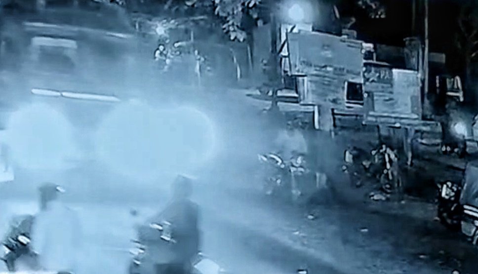 You are currently viewing ରାତି ଅଧିଆ ବାଇକ ଚୋରି, ସିସିଟିଭିରେ କଏଦ ହେଲା ପୂରା ଦୃଶ୍ୟ