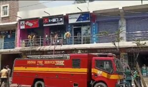 Read more about the article ସଟ୍ ସର୍କିଟ ଯୋଗୁଁ ଜଳିଗଲା ଇଲେକ୍ଟ୍ରିକାଲ ଦୋକାନ, ଲକ୍ଷାଧିକ ଟଙ୍କାର ସମ୍ପତ୍ତି ନଷ୍ଟ