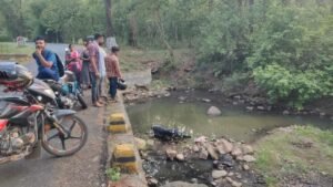 Read more about the article ବିବାହରେ ରୋଷେଇ କରି ଫେରୁଥିବା ବେଳେ ଅଘଟଣ, ବ୍ରିଜ ତଳକୁ ଖସି ରୋଷେୟା ମୃତ