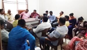 Read more about the article ଫାଇଭ ଟି ସଚିବଙ୍କ ଅନୁଗୁଳ ଗସ୍ତକୁ ବିଜେପିର ବିରୋଧ, ପାଞ୍ଚଟି ବିଧାନସଭା କ୍ଷେତ୍ରରେ ଦେବ ଶାନ୍ତିପୂର୍ଣ୍ଣ ଧାରଣା