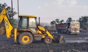 Read more about the article ଚୋରା କୋଇଲା ଚାଲାଣ ବେଳେ ଟ୍ରକ ଓ ଜେସିବି ଜବତ, ମାଲିକ ଫେରାର