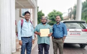 Read more about the article ୨୦ ଦଫା ଦାବି ନେଇ ଅନୁଗୁଳ ଜିଲ୍ଲା ଓଏଭି ଶିକ୍ଷକ ସଂଘ ତରଫରୁ ଜିଲ୍ଲାପାଳଙ୍କୁ ଦାବି ପତ୍ର ପ୍ରଦାନ