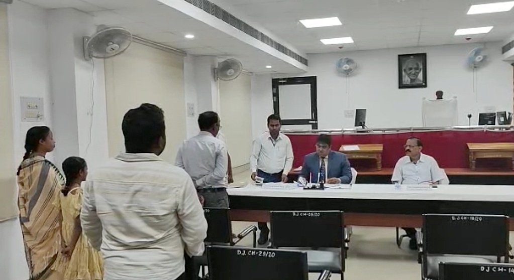 You are currently viewing ଅନୁଗୁଳରେ ଜିଲ୍ଲାସ୍ତରୀୟ ଲୋକ ଅଦାଲତ: ୭ ଟି ମୋଟରଯାନ ଦୁର୍ଘଟଣାଜନିତ ମାମଲାରେ ୭୧ ଲକ୍ଷ ୮୪ ହଜାର ଟଙ୍କାର କ୍ଷତି ପୂରଣ ପ୍ରଦାନ