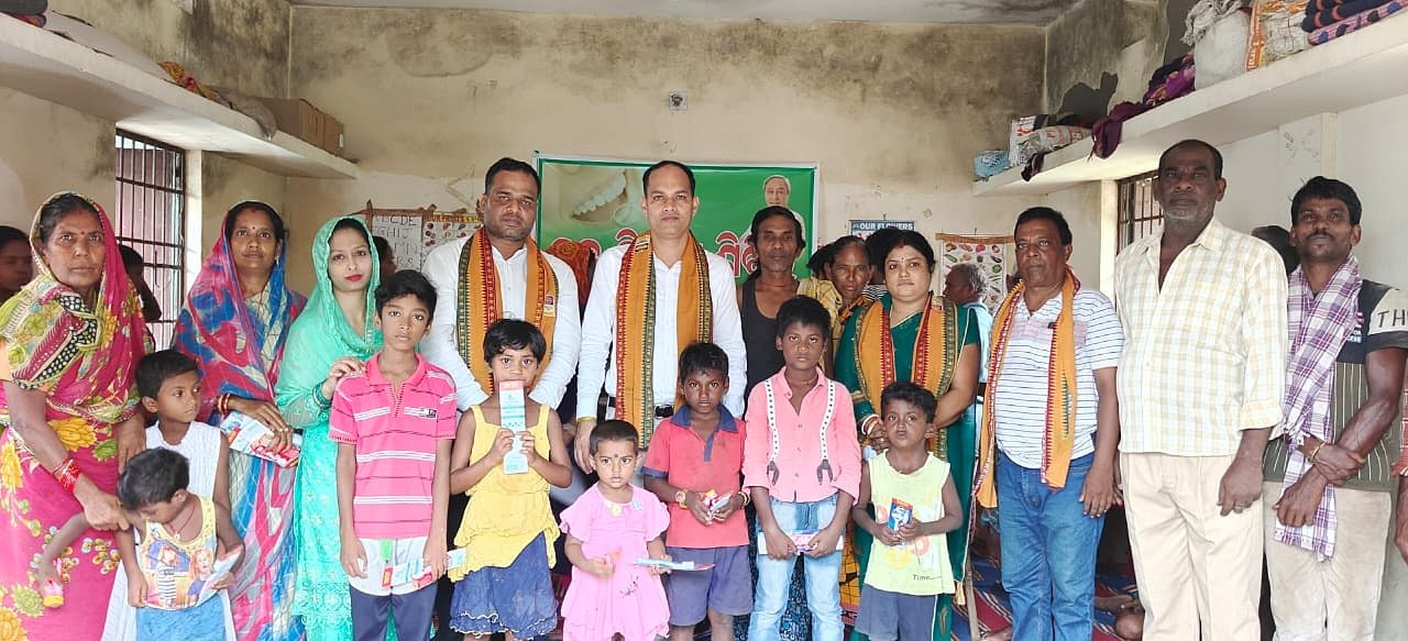 You are currently viewing ବିଜୁ ଯୁବ ଜନତା ଦଳ ତରଫରୁ ଦନ୍ତ ଚିକିତ୍ସା ପରୀକ୍ଷଣ ଶିବିର ଆୟୋଜିତ, ଦାନ୍ତ ପରୀକ୍ଷା କରାଇଥିଲେ ୨୦୦ ରୁ ଊର୍ଦ୍ଧ୍ବ ଲୋକ