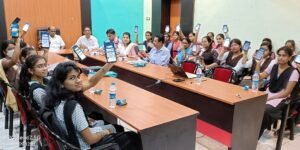 Read more about the article ନିର୍ବାଚନ ପାଇଁ  ‘ମୁଁ ବି ମିତା’ କର୍ମଶାଳା ଆୟୋଜିତ: ପ୍ରଶିକ୍ଷଣ ନେଲେ ଛାତ୍ରୀ