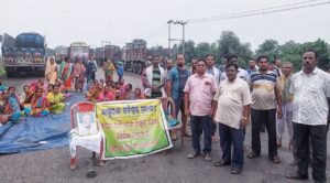 Read more about the article ବିଭିନ୍ନ ଦାବି ନେଇ ହିଙ୍ଗୁଳା କୋଇଲା ଖଣି ବନ୍ଦ କରିଛନ୍ତି ଆମ୍ବପାଳ ଗ୍ରାମବାସୀ