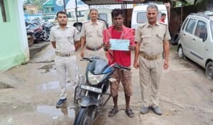 Read more about the article ଅନୁଗୁଳରେ ଅବକାରୀ ଚଢ଼ଉ: ୨ ଲକ୍ଷ ୪୦ ହଜାର ଟଙ୍କାର ବ୍ରାଉନସୁଗାର ଜବତ, ଜଣେ ଗିରଫ