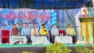 Read more about the article ଆଦୃତା ଶିଶୁ ଗୃହରେ ସାମୂହିକ ଜନ୍ମୋତ୍ସବ ପାଳିତ, ଛାତ୍ରଛାତ୍ରୀଙ୍କ ଉଜ୍ଜ୍ବଳ ଭବିଷ୍ୟତ ନିମନ୍ତେ ପ୍ରାର୍ଥନା କଲେ ଅତିଥି