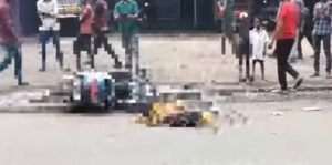 Read more about the article ଘରକୁ ଫେରିବା ବେଳେ ଦୁର୍ଘଟଣା: ମୁଣ୍ଡ ଉପରେ ଅଜଣା ଗାଡ଼ି ଚଢ଼ିଯିବାରୁ ସ୍ତ୍ରୀ ମୃତ, ସ୍ୱାମୀ ଗୁରୁତର