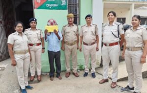 Read more about the article ଅନୁଗୁଳ ଅବକାରୀ ବିଭାଗକୁ ବଡ଼ ସଫଳତା: ୧୧ ଲକ୍ଷ ଟଙ୍କାର ବ୍ରାଉନ ସୁଗାର ଜବତ, ଜଣେ ଗିରଫ