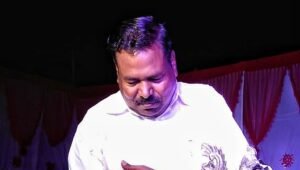 Read more about the article ଦାମ୍ପତ୍ୟ ସମସ୍ୟାକୁ ନେଇ ଦାଦା ପୁତୁରା ବାଡ଼ାବାଡ଼ି: ଚର୍ଚ୍ଚାରେ ମଦ ବ୍ୟବସାୟୀ ବିକ୍ରମ