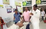 ବିଜେପି ନେତାଙ୍କ ମହାନତା: ଦୁର୍ଘଟଣାଗ୍ରସ୍ତ ଯୁବକଙ୍କୁ ଉଦ୍ଧାର କରି ହସ୍ପିଟାଲରେ କଲେ ଭର୍ତ୍ତି