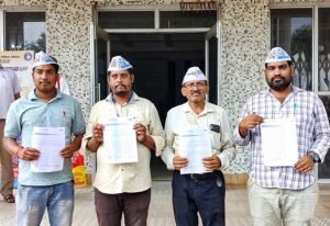 Read more about the article ଆମ୍ବୁଲାନ୍ସ ନ ମିଳିବାରୁ ବାଇକରେ ଶବ ବୋହିବା ଘଟଣା, କ୍ଷତି ପୂରଣ ଦାବି କଲା ଆମ୍ ଆଦମୀ ପାର୍ଟି