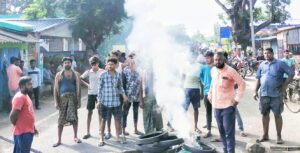 Read more about the article ରାସ୍ତା କଡ଼ରୁ ଯୁବକଙ୍କ ମୃତ ଦେହ ଠାବ: କଟାଯାଇଛି ପାପୁଲି, ଦେହ ସାରା କଟା ଚିହ୍ନ