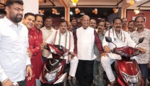 Read more about the article ଇଲେକ୍ଟ୍ରିକ୍ ବାଇକ୍ ସୋ ରୁମ୍ ରୟାଲ ମୋଟରସ ଉଦଘାଟିତ