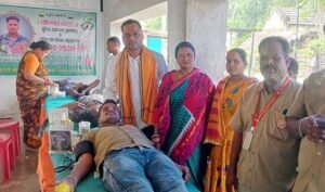 Read more about the article ସୌମ୍ୟରଞ୍ଜନଙ୍କ ସ୍ମୃତିରେ ରକ୍ତଦାନ ଶିବିର, ୫୧ ୟୁନିଟ ରକ୍ତ ସଂଗୃହୀତ