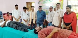 Read more about the article ବାସନ୍ତୀ ଦୁର୍ଗା ପୂଜା ପଡିଆରେ ରକ୍ତଦାନ ଶିବିର