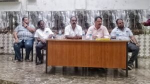 Read more about the article ୯ ତାରିଖ ମଧ୍ୟ ରାତ୍ରରୁ ଗଡ଼ିବନି ଟ୍ରକ, ବନ୍ଦ ଡାକରା ଦେଲା ତାଳଚେର ଟ୍ରକ ମାଲିକ ସଂଘ