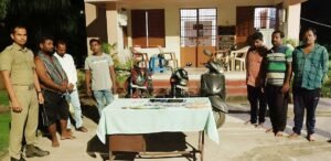 Read more about the article ଜୁଆ ଆଡ୍ଡାରେ ଅତର୍କିତ ଚଢ଼ଉ: ୬ ଜୁଆଡ଼ି ଗିରଫ, ତିନି ବାଇକ ଜବତ