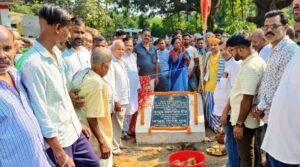 Read more about the article ବହୁ ପ୍ରତୀକ୍ଷିତ ଫୁଲପାଳ-ବାଲି ସାହି-ମୁଣ୍ଡିଆ ସାହି-ସମାଖୋଇ-ବାରସିଂହା ରାସ୍ତାର ଭୂମି ପୂଜନ, ଯୋଗଦେଲେ ବିଧାୟକ ରଜନୀକାନ୍ତ ସିଂହ