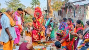 Read more about the article ରାଣୀଗୋଡ଼ାରେ ଗ୍ରାମେଶ୍ୱରୀ “ମା’ ବଗାଧର”ଙ୍କ ବାର୍ଷିକ କୁମାର ପୂର୍ଣ୍ଣିମା ଉତ୍ସବ ପାଳିତ, ବିରାଟ ଶୋଭାଯାତ୍ରାରେ ବୁଲିଲା ମା’ଙ୍କ ବିଜେ ପ୍ରତିମା
