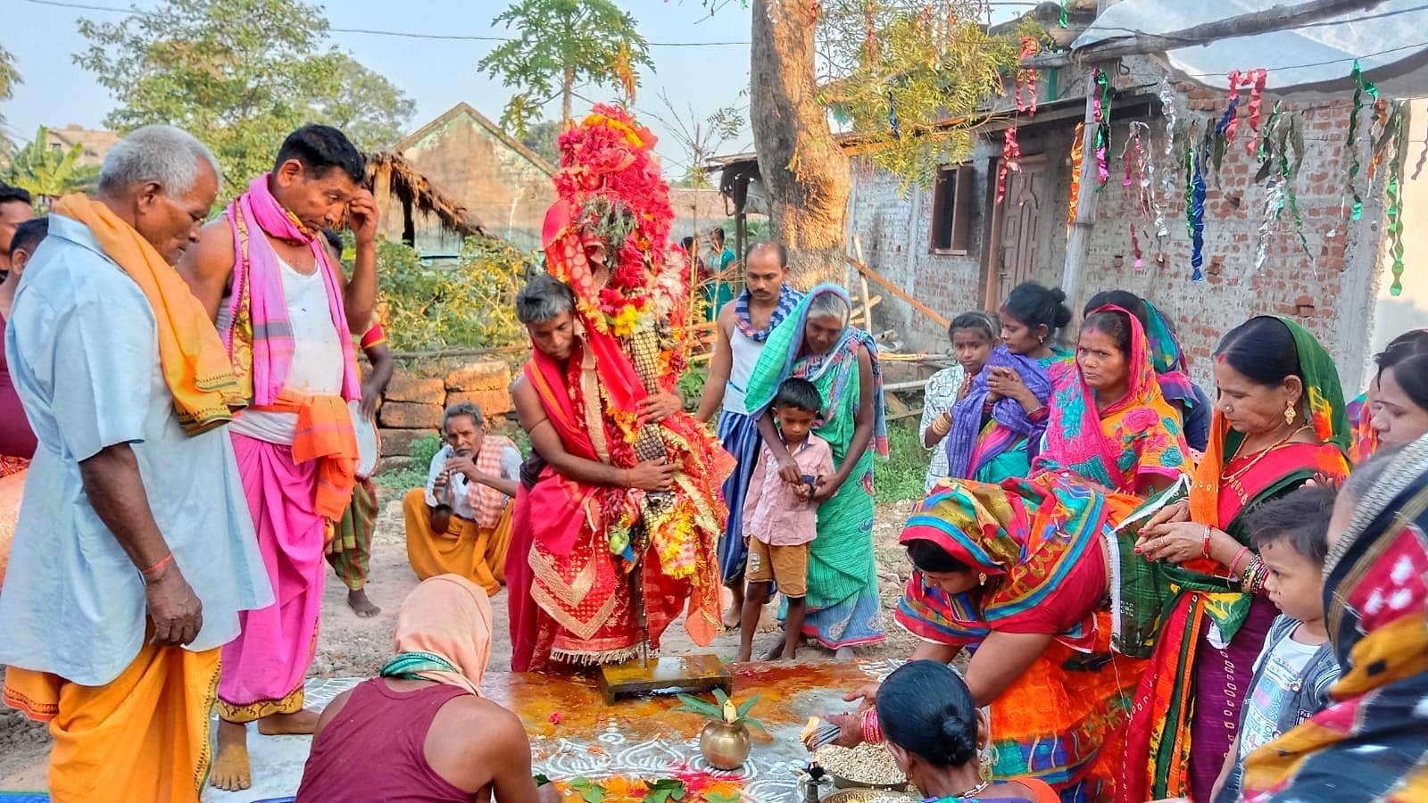 You are currently viewing ରାଣୀଗୋଡ଼ାରେ ଗ୍ରାମେଶ୍ୱରୀ “ମା’ ବଗାଧର”ଙ୍କ ବାର୍ଷିକ କୁମାର ପୂର୍ଣ୍ଣିମା ଉତ୍ସବ ପାଳିତ, ବିରାଟ ଶୋଭାଯାତ୍ରାରେ ବୁଲିଲା ମା’ଙ୍କ ବିଜେ ପ୍ରତିମା