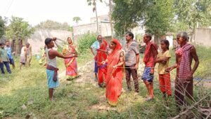 Read more about the article ଘର ଉପରେ ଛିଣ୍ଡି ପଡ଼ିଲା ୧୧କେଭିର ଇଲେକ୍ଟ୍ରିକ ତାର: ଅଳ୍ପକେ ବର୍ତ୍ତିଗଲେ ୬୦ ପରିବାର ସହ ଗାଈ ଗୋରୁ