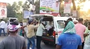 Read more about the article ଠିକା ଶ୍ରମିକଙ୍କ ମୃତ୍ୟୁରେ ଉତ୍ତେଜନା: ନାଲକୋ ତରଫରୁ ୧୫ ଲକ୍ଷ ଟଙ୍କା ଅନୁକମ୍ପା ରାଶି ଘୋଷଣା ପରେ ହଟିଲା ରାସ୍ତା ଅବରୋଧ